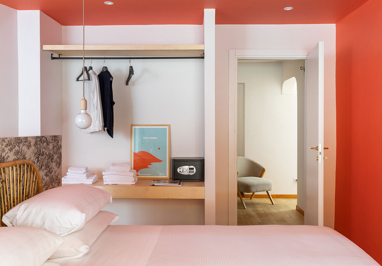 Individually designed rooms and apartments